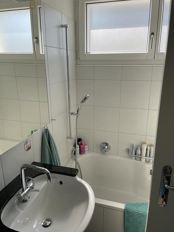 Badumbau — Detailarbeit Plattenleger